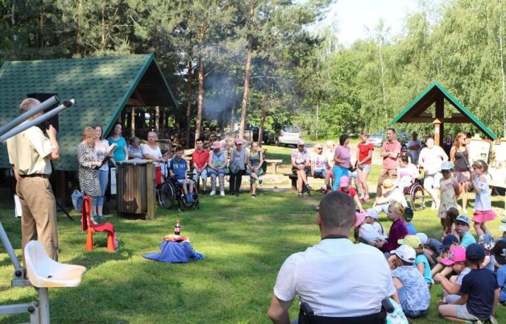 Piknik&#x20;na&#x20;Polanie&#x20;Rekreacyjnej&#x20;&#x22;Świętobór&#x22;&#x20;&#x28;fot&#x2e;&#x20;Żaneta&#x20;Wojcieszyk&#x2c;&#x20;Nadleśnictwo&#x20;Sława&#x20;Śląska&#x29;